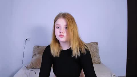 Snapshot of mina27372 chatting on 10-19-25, 10:32 hi Im Mina online show from 10-19-25, 10:32