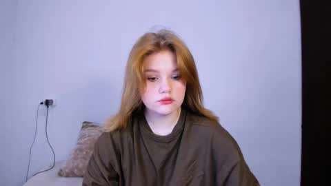 Snapshot of mina27372 chatting on 10-29-25, 10:55 hi Im Mina online show from 10-29-25, 10:55