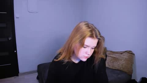 Snapshot of mina27372 chatting on 11-07-25, 01:27 hi Im Mina online show from 11-07-25, 01:27