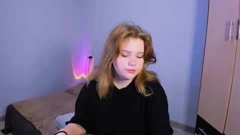 Snapshot of mina27372 chatting on 11-08-25, 01:50 hi Im Mina online show from 11-08-25, 01:50