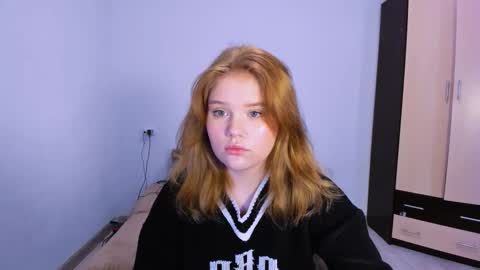 Snapshot of mina27372 chatting on 11-11-25, 02:11 hi Im Mina online show from 11-11-25, 02:11