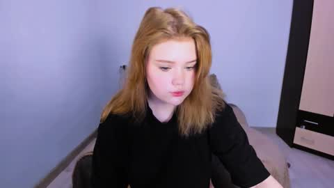 Snapshot of mina27372 chatting on 11-12-25, 05:30 hi Im Mina online show from 11-12-25, 05:30