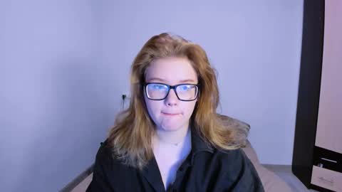 Snapshot of mina27372 chatting on 11-16-25, 01:33 hi Im Mina online show from 11-16-25, 01:33