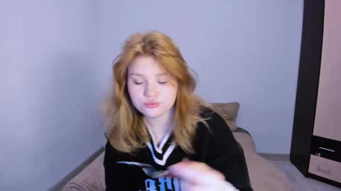 Snapshot of mina27372 chatting on 11-20-25, 02:01 hi Im Mina online show from 11-20-25, 02:01