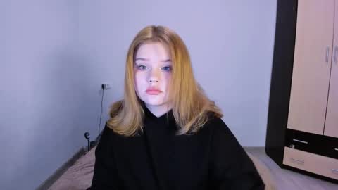 Snapshot of mina27372 chatting on 11-23-25, 01:49 hi Im Mina online show from 11-23-25, 01:49