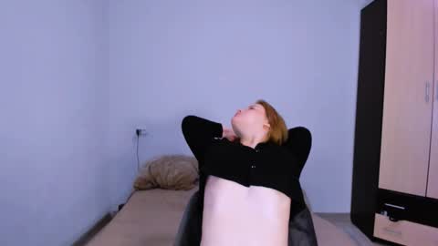 Snapshot of mina27372 chatting on 11-25-25, 02:44 hi Im Mina online show from 11-25-25, 02:44