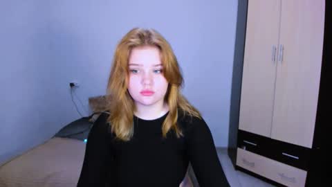 Snapshot of mina27372 chatting on 12-03-25, 02:30 hi Im Mina online show from 12-03-25, 02:30