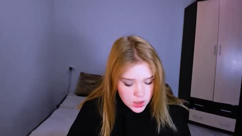 hi Im Mina  online show from 12-19-25, 09:27