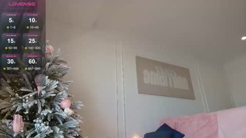 Mina online show from 12-19-25, 02:29