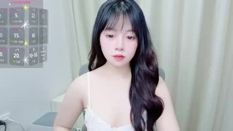 Snapshot of minaaaa69879 chatting on 06-05-26, 02:40 Na online show from 06-05-26, 02:40