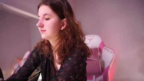 Frances  Next streams Thu Fri Sat 8am -  4pm GMT3 online show from 03-21-26, 05:45