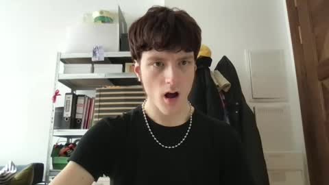 Snapshot of mindly chatting on 03-03-25, 12:05 Mindly online show from 03-03-25, 12:05