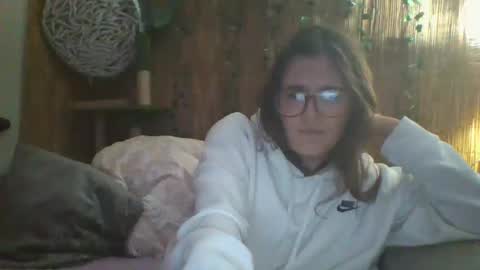 Mindy online show from 10-16-25, 01:12