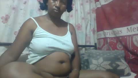 Snapshot of minie4tina chatting on 12-16-24, 01:00 Minie4Tina online show from 12-16-24, 01:00