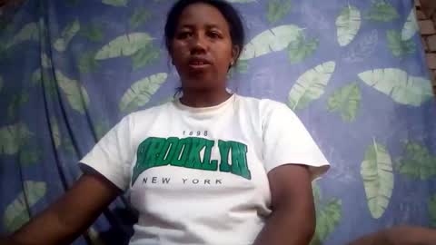 Snapshot of minie4tina chatting on 03-05-25, 05:29 Minie4Tina online show from 03-05-25, 05:29