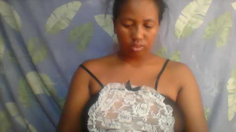 Snapshot of minie4tina chatting on 03-10-25, 10:26 Minie4Tina online show from 03-10-25, 10:26