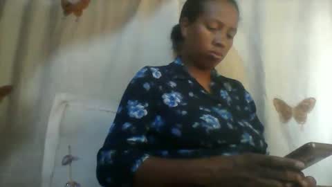 Snapshot of minie4tina chatting on 11-11-25, 09:20 Minie4Tina online show from 11-11-25, 09:20