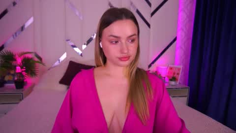 Snapshot of minifox_ chatting on 10-30-25, 08:05 minifox_ online show from 10-30-25, 08:05