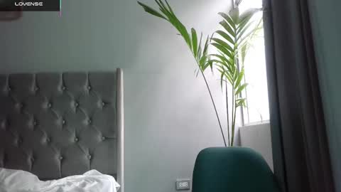   Mini Mila Kunis ft Ashton Katchero. Follow me to stay in touch  online show from 10-29-25, 02:08