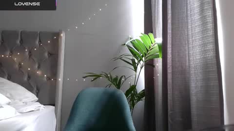   Mini Mila Kunis ft Ashton Katchero. Follow me to stay in touch  online show from 11-14-25, 04:17