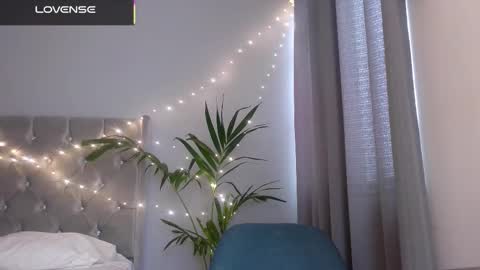   Mini Mila Kunis ft Ashton Katchero. Follow me to stay in touch  online show from 11-27-25, 07:16