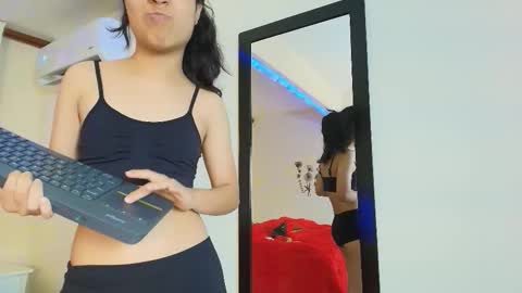 Snapshot of minilove_01 chatting on 09-29-25, 12:21 minilove_01 online show from 09-29-25, 12:21