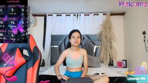 Snapshot of minilove_01 chatting on 10-16-25, 12:06 minilove_01 online show from 10-16-25, 12:06
