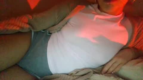 Snapshot of minilynixo chatting on 02-17-26, 02:30 minilynixo online show from 02-17-26, 02:30