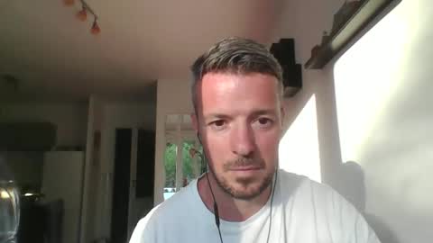 Snapshot of minka28 chatting on 04-29-26, 05:30 minka28 online show from 04-29-26, 05:30