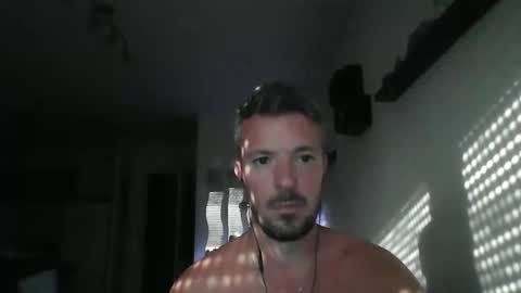 Snapshot of minka28 chatting on 05-27-26, 05:43 minka28 online show from 05-27-26, 05:43