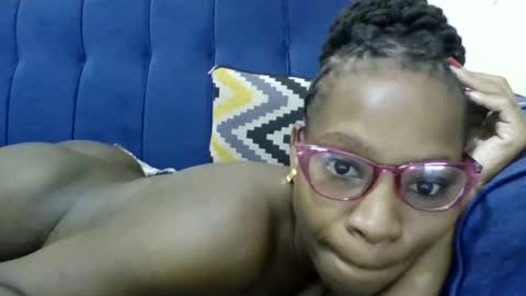 Snapshot of minlavine chatting on 05-08-26, 09:53 minlavine online show from 05-08-26, 09:53