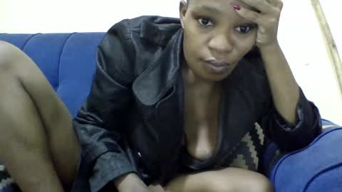 Snapshot of minlavine chatting on 05-19-26, 05:03 minlavine online show from 05-19-26, 05:03