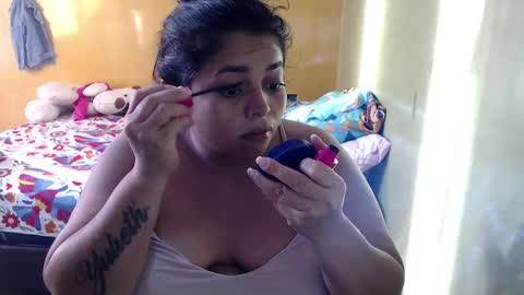 Snapshot of minnie_bbw69 chatting on 09-10-25, 11:32 Andrea online show from 09-10-25, 11:32