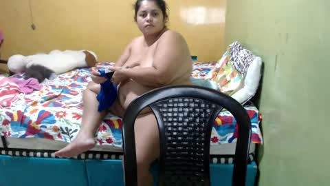 Snapshot of minnie_bbw69 chatting on 07-21-26, 02:36 Andrea online show from 07-21-26, 02:36