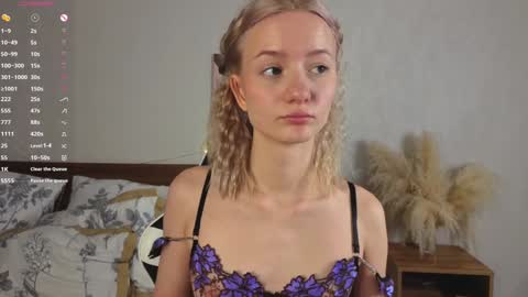 Snapshot of minnietammy chatting on 10-18-25, 11:05 Mary is here 3 My favorite patterns 77143222321Try my private online show from 10-18-25, 11:05