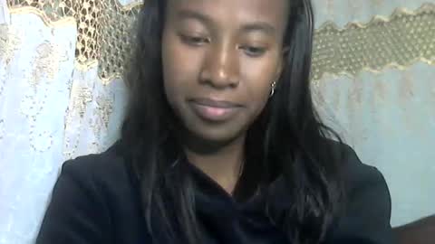 Snapshot of minouch211907 chatting on 06-11-26, 02:33 minouch211907 online show from 06-11-26, 02:33