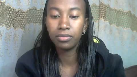 Snapshot of minouch211907 chatting on 06-12-26, 04:55 minouch211907 online show from 06-12-26, 04:55