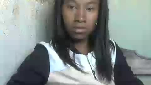 Snapshot of minouch211907 chatting on 06-17-26, 01:52 minouch211907 online show from 06-17-26, 01:52
