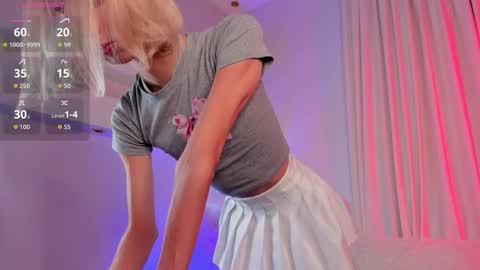 Snapshot of mintlackey chatting on 09-09-25, 06:57 Lianna online show from 09-09-25, 06:57