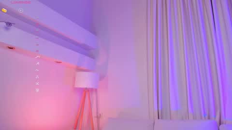 Snapshot of mintlackey chatting on 11-07-25, 06:57 Lianna online show from 11-07-25, 06:57