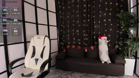 Snapshot of mintrose chatting on 12-23-24, 06:11 Rosie online show from 12-23-24, 06:11