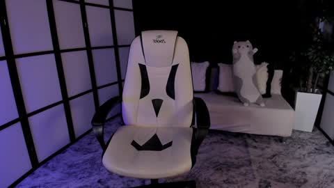 Snapshot of mintrose chatting on 01-15-25, 08:51 Rosie online show from 01-15-25, 08:51