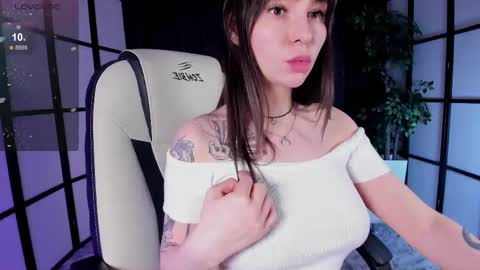 Snapshot of mintrose chatting on 02-12-25, 02:24 Rosie online show from 02-12-25, 02:24