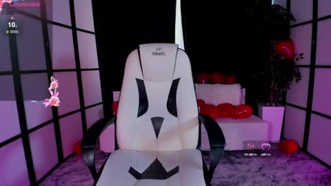 Snapshot of mintrose chatting on 02-15-25, 05:41 Rosie online show from 02-15-25, 05:41