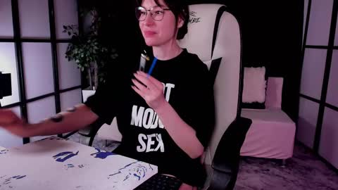 Snapshot of mintrose chatting on 03-09-25, 09:02 Rosie online show from 03-09-25, 09:02