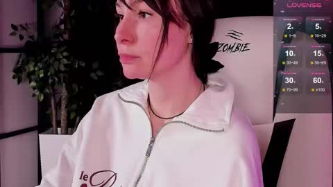 Snapshot of mintrose chatting on 03-10-25, 08:37 Rosie online show from 03-10-25, 08:37