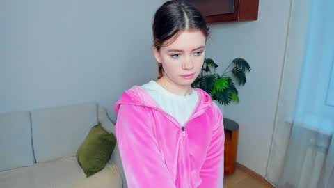 Snapshot of mintykisss chatting on 11-30-25, 07:01 Linda online show from 11-30-25, 07:01