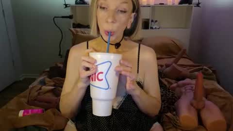 Snapshot of minxtessarae chatting on 04-28-26, 02:10 Tessa Rae online show from 04-28-26, 02:10
