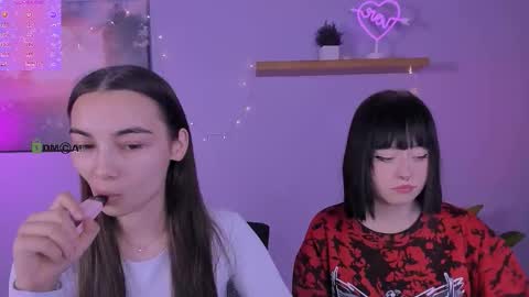 Snapshot of mira_cool_ chatting on 12-18-25, 08:04 Darling Mira online show from 12-18-25, 08:04