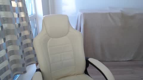 Snapshot of mira_g chatting on 02-06-26, 12:41 mira_g online show from 02-06-26, 12:41